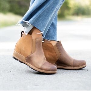 Sorel Evie II Pull on Chelsea boots | size 8